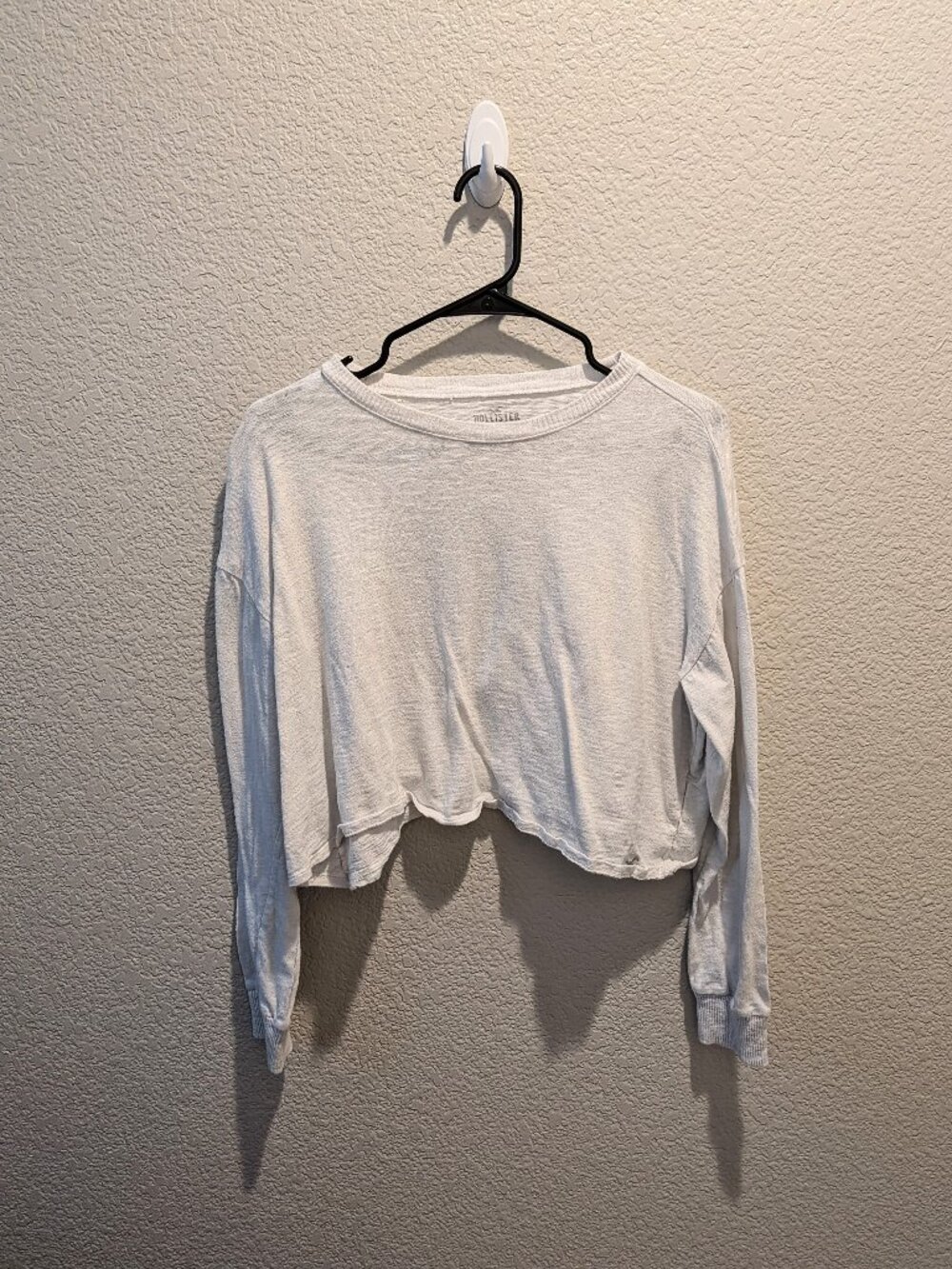 Hollister white cropped boyfriend long sleeve - Size XS